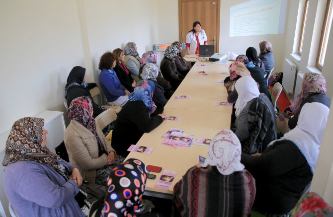 Gölbaşı'nda Kadınlara "Kanser" Semineri