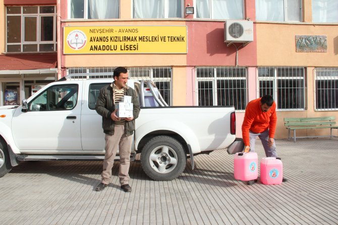 Avanos'ta okullara temizlik malzemesi dağıtıldı