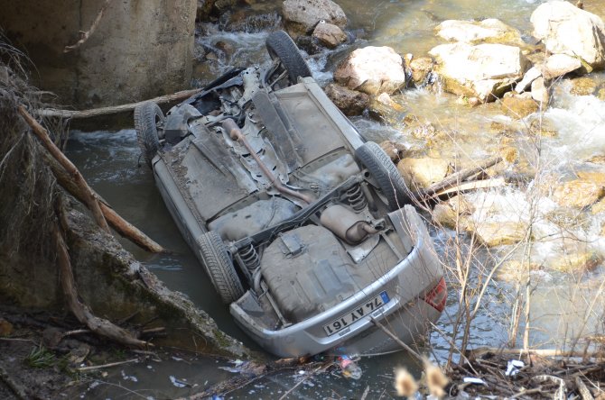 Bolu'da otomobil dereye devrildi: 1 ölü, 3 yaralı