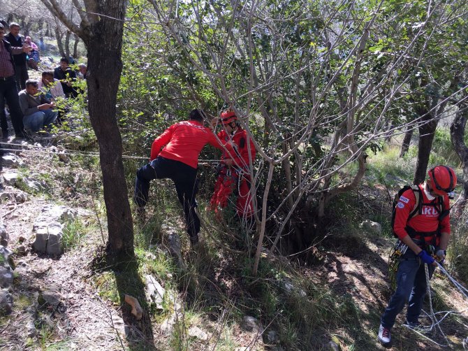 Antalya'daki bir mağarada insan kemiği bulundu