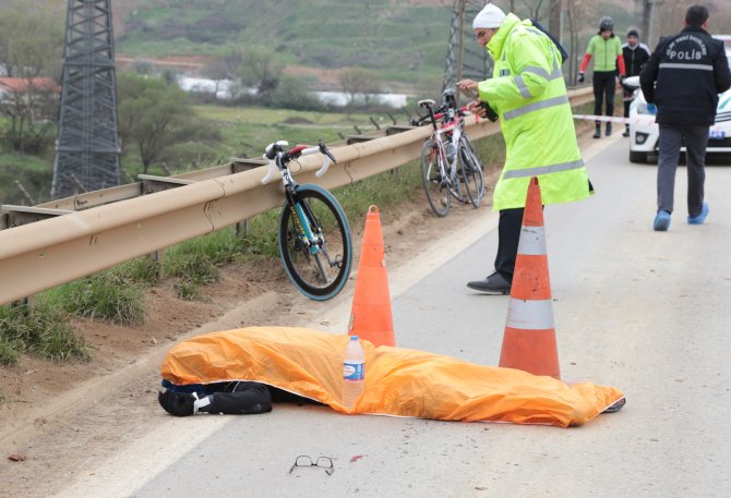 Pendik'te hafriyat kamyonu bisiklete çarptı: 1 ölü