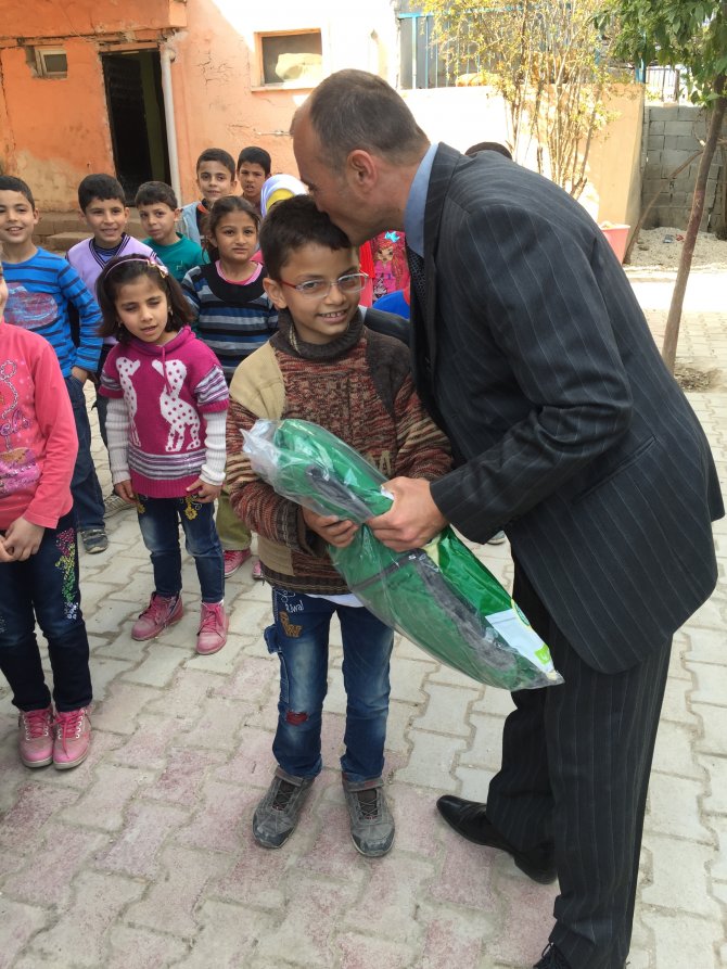 Hatay'daki Suriyeli öğrencilere yardım