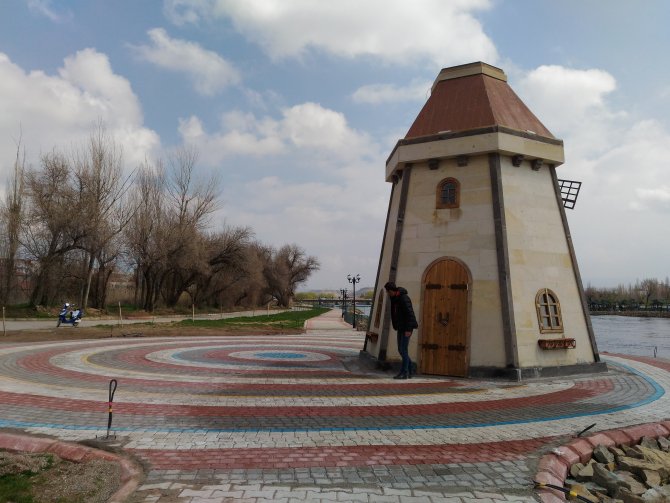 Yel Değirmeni Kütüphanesi hizmete girdi