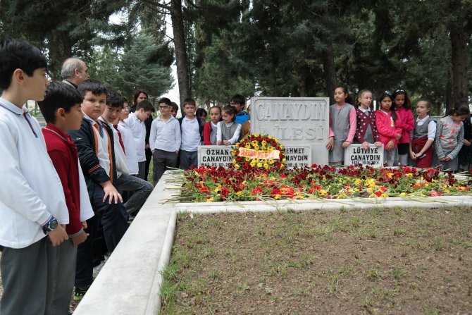 Özhan Canaydın kabri başında anıldı