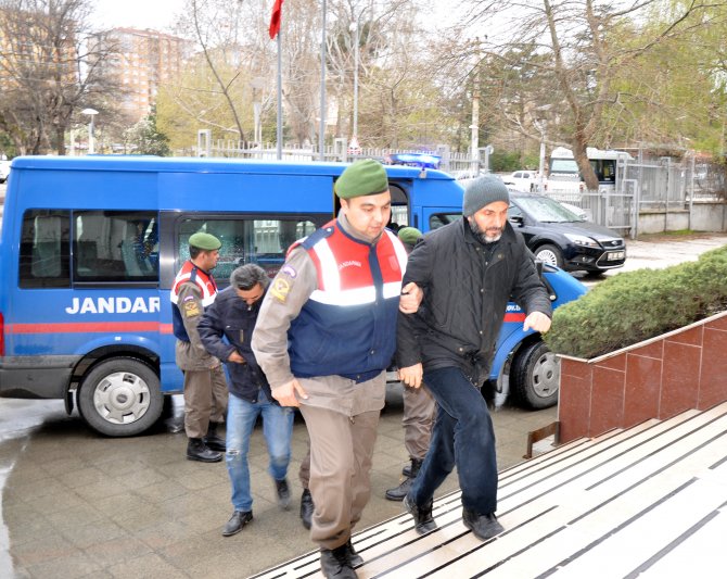 Kırıkkale'de el yapımı bombayla define arayanlar tutuklandı