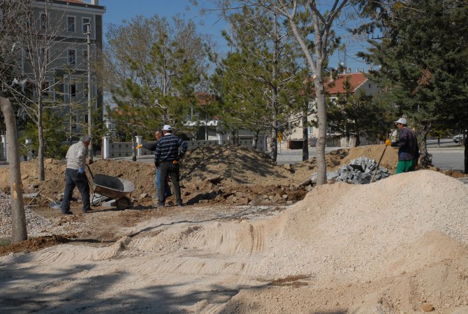 Sarı Çiçek parkı yenileniyor