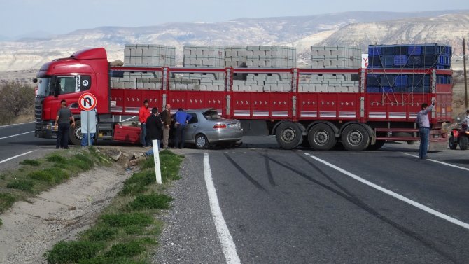 Nevşehir'de otomobil ile tır çarpıştı: 1 yaralı