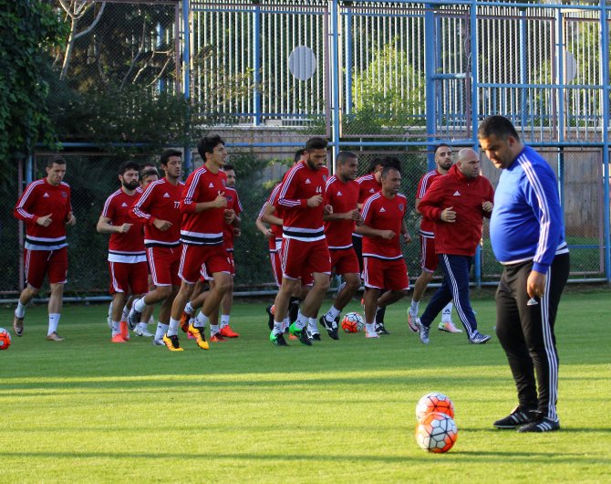 Mersin İdmanyurdu Teknik Direktörü Özat: