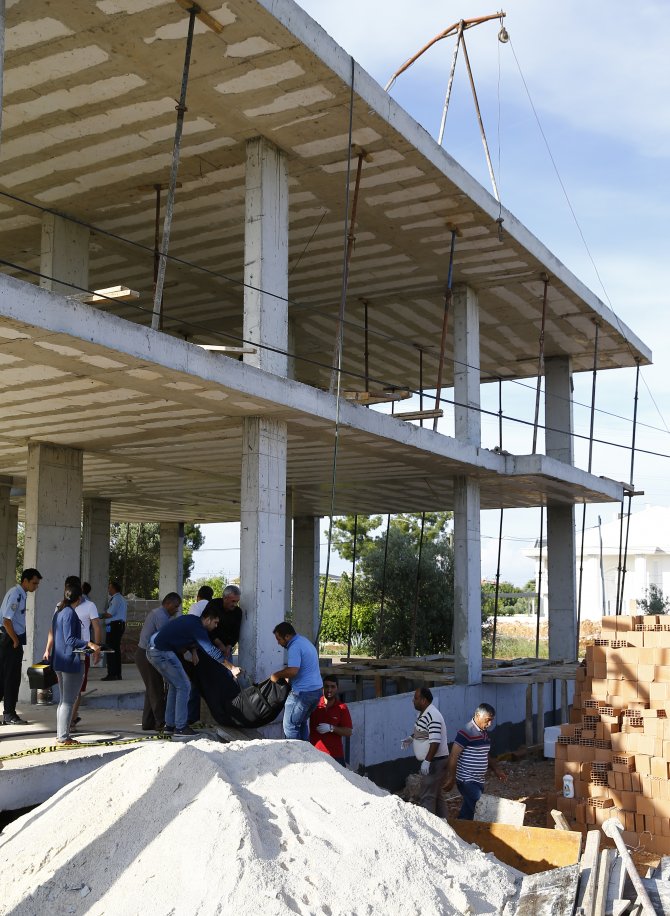 Antalya'da inşaattan düşen işçi öldü