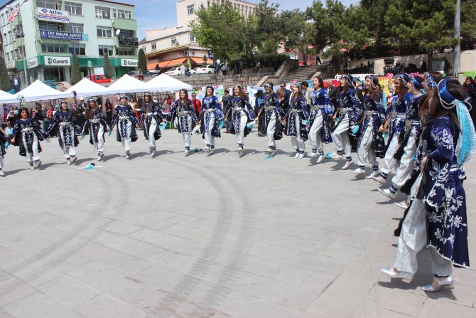 Öğrenciler Hıdırellez Bahar Şenliği düzenledi