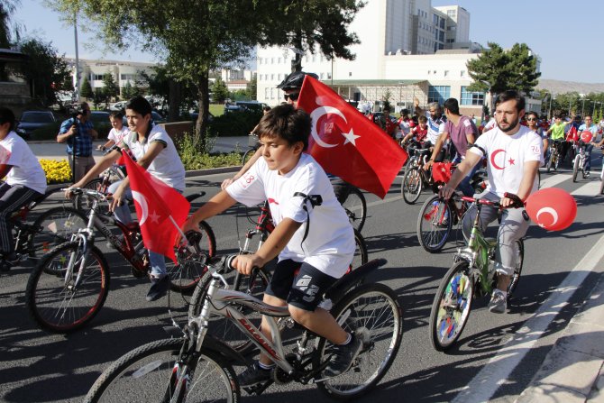 FETÖ'nün darbe girişimine tepkiler