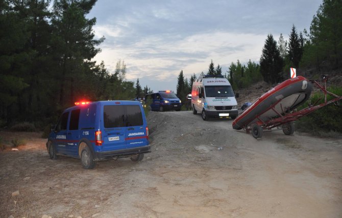 Yüzmek için girdiği ırmakta boğuldu