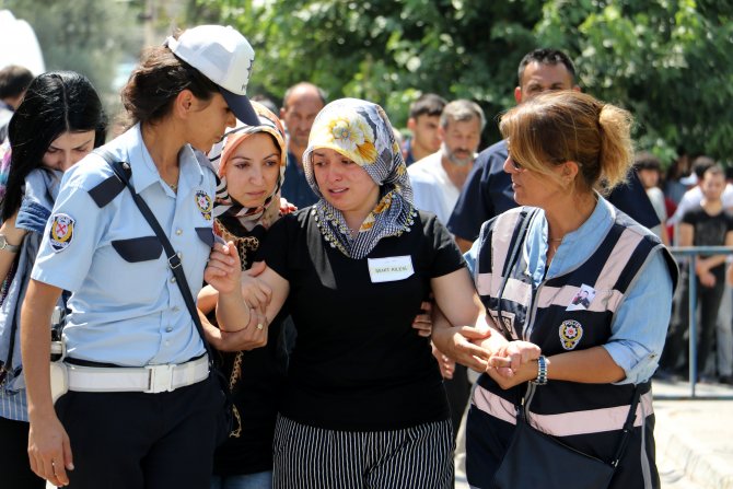 Şehitlerimizi uğurluyoruz