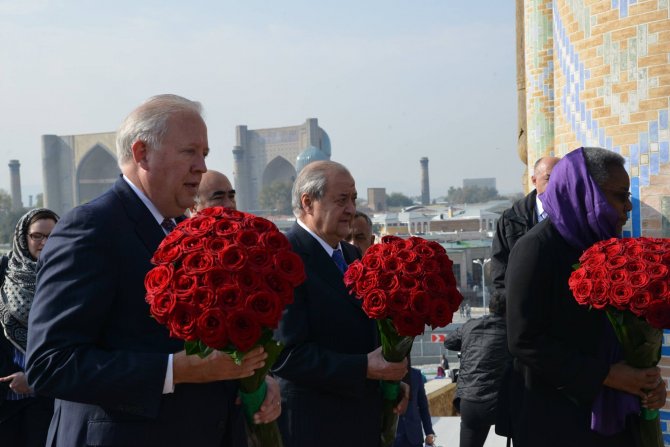 ABD Dışişleri Bakanlığı Müsteşarı Thomas Shannon Özbekistan'da