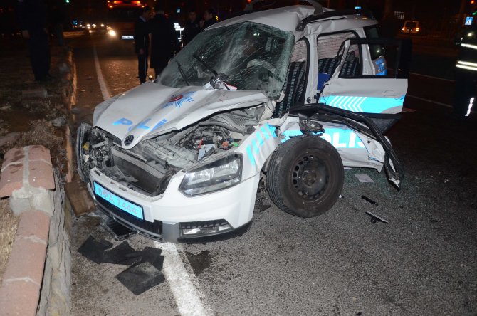 Aydın'da polis aracının kaza yapması