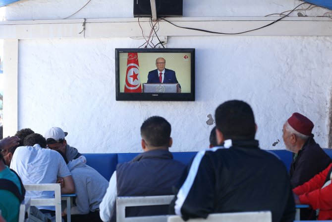 Tunus'ta doğal kaynak üretim merkezlerini ordu koruyacak