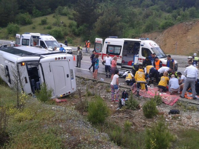 GÜNCELLEME - Muğla'da tur midibüsü devrildi