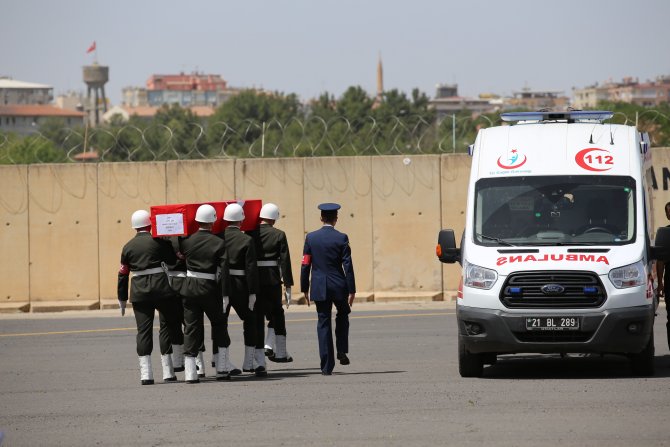 Diyarbakır'da şehit asker için tören