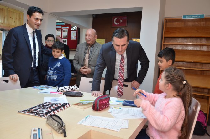 Kızılcahamam Kütüphanesi'nde kitap sergisi