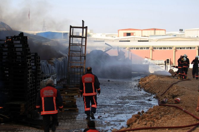 GÜNCELLEME - Malatya'da dondurma fabrikasında yangın