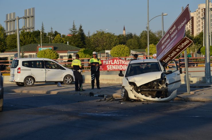 Karaman'da trafik kazası: 3 yaralı