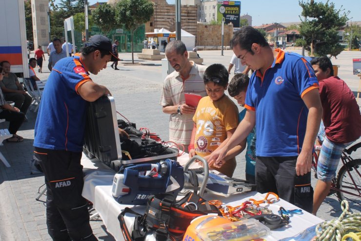 Kırşehir'de afet ve deprem sergisi açıldı