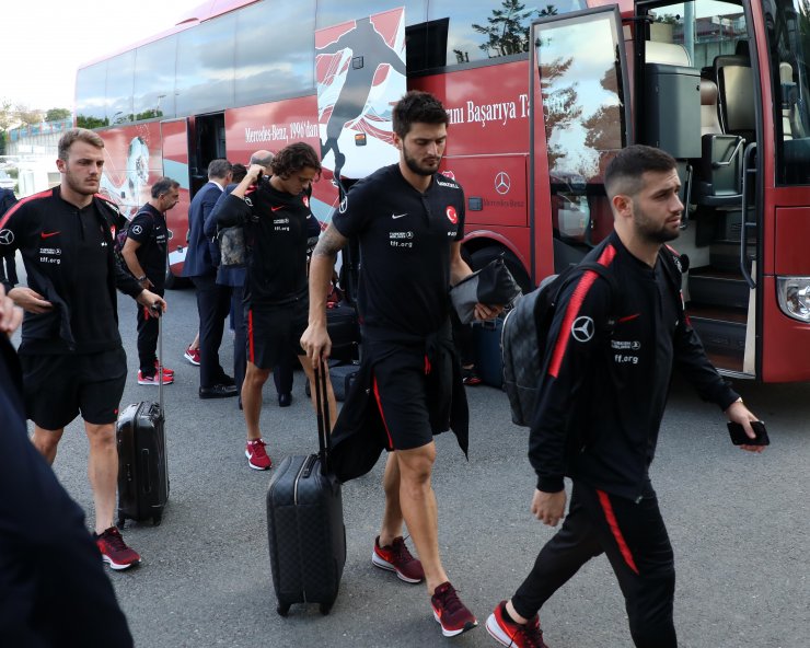 A Milli Futbol Takımı, Rusya'ya gitti