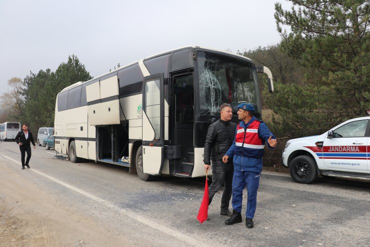 GÜNCELLEME - Öğrencileri taşıyan gezi otobüsleri kaza yaptı: 11 yaralı