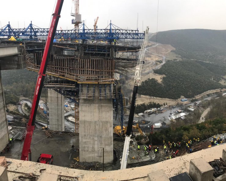 Otoyol çalışmasında beton blok düştü