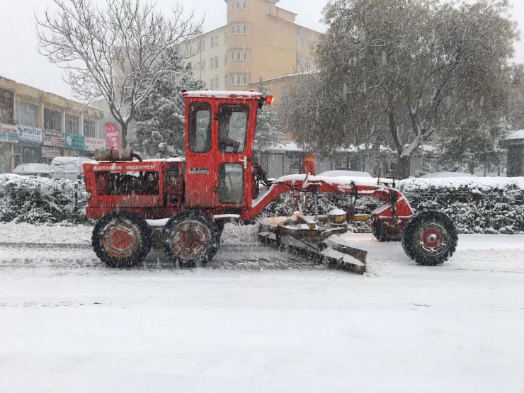 Karaman'da karla mücadele çalışmaları