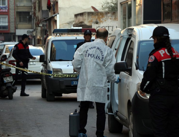 Mersin'de 39 yaşındaki kadın bıçaklanarak öldürüldü