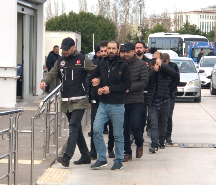 GÜNCELLEME - Adana merkezli uyuşturucu operasyonunda 12 zanlı tutuklandı