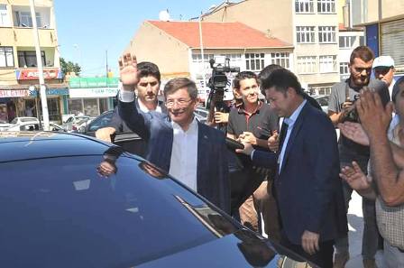 davutoglu’dan-yunak-belediyesine-ziyaret-(3).jpg