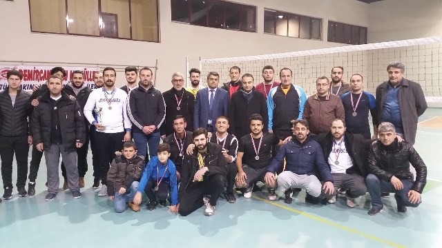 kulu’da-kaymakamlik-voleybol-turnuvasi--(2).jpg