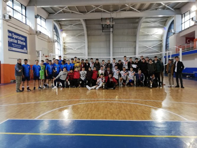 okulalr-arasi-gencler-voleynol-(1).jpg