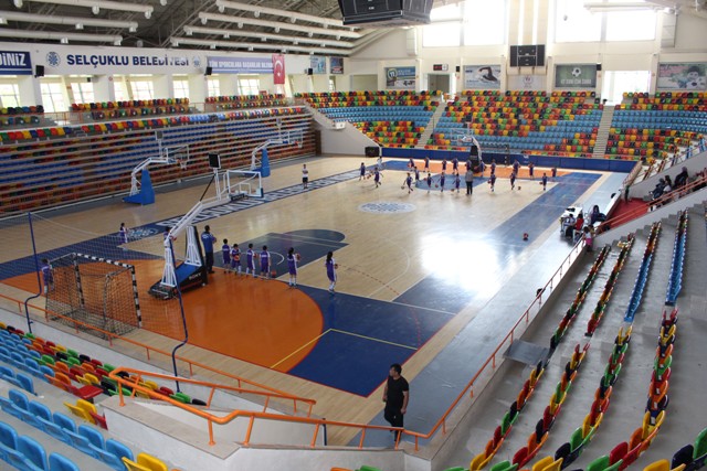 selcuklu-spor-salonu-1.jpg