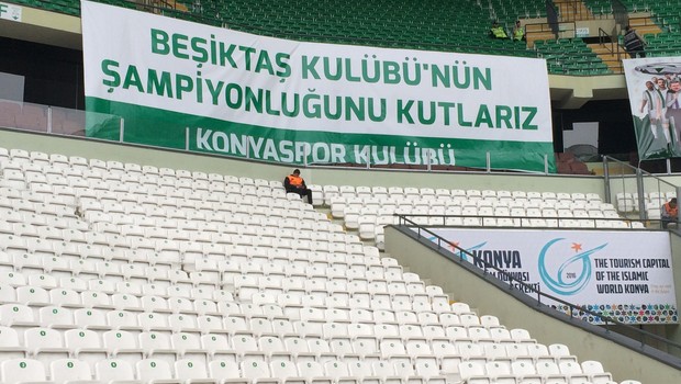 torku-konyaspor-besiktas-icin-pankart-acti-8450162_6016_m.jpg