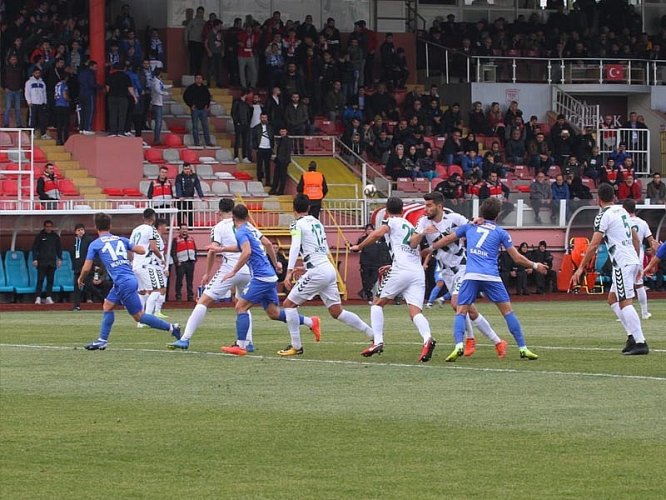 tuzlaaspor-anadolu-selcukspor-(3)-001.jpg